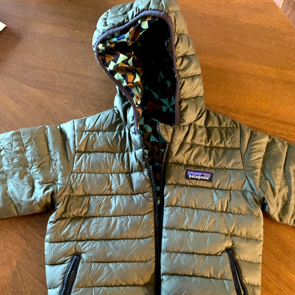 Patagonia Reversible Down Sweater Hoodie. Size 2T